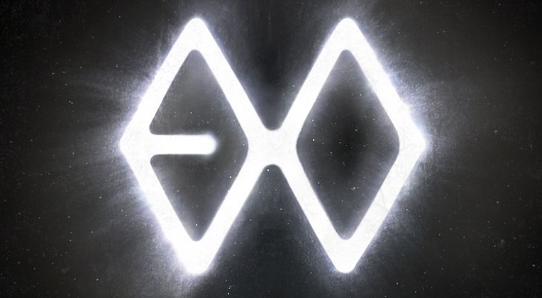 [POP-UP STORE]
EXO
REVERXE THE WORLD 사진