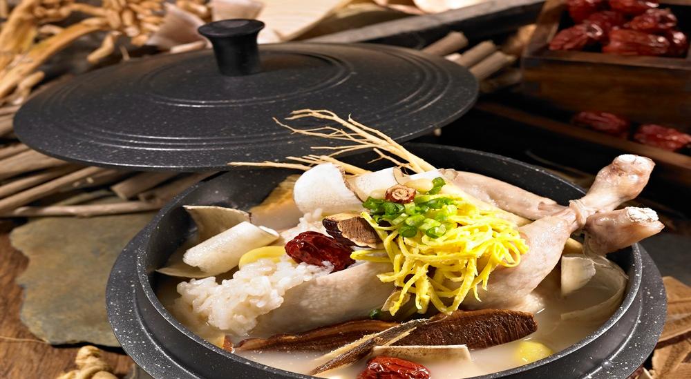 초복을 준비하는 건강밥상 - 삼계탕, 전복밥&양념장, 소고기샤브냉채, 콩국수 이미지