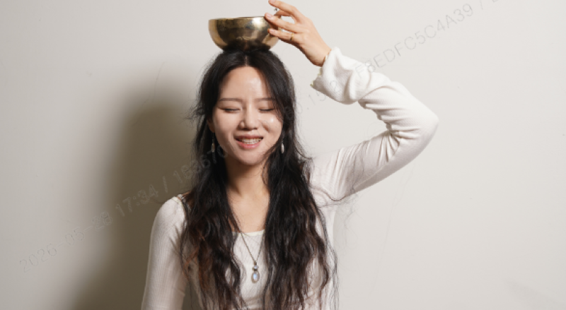 몸과 마음의 이완 싱잉볼 테라피 요가 이미지