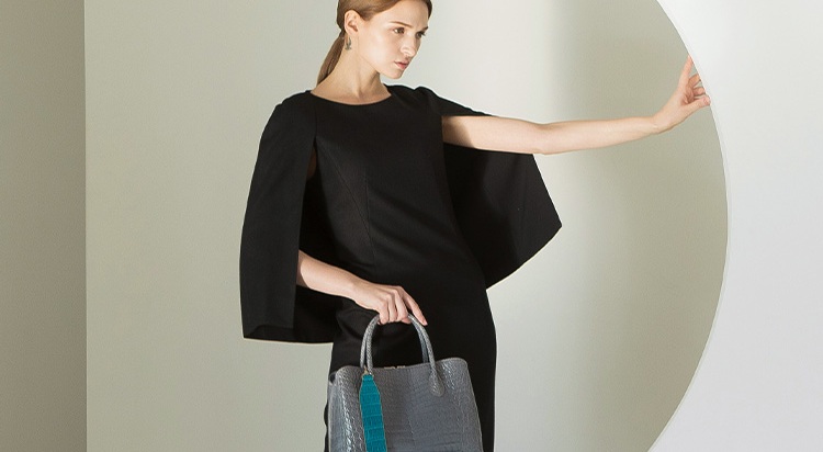 [POP-UP STORE]
크리스탈렌 사진