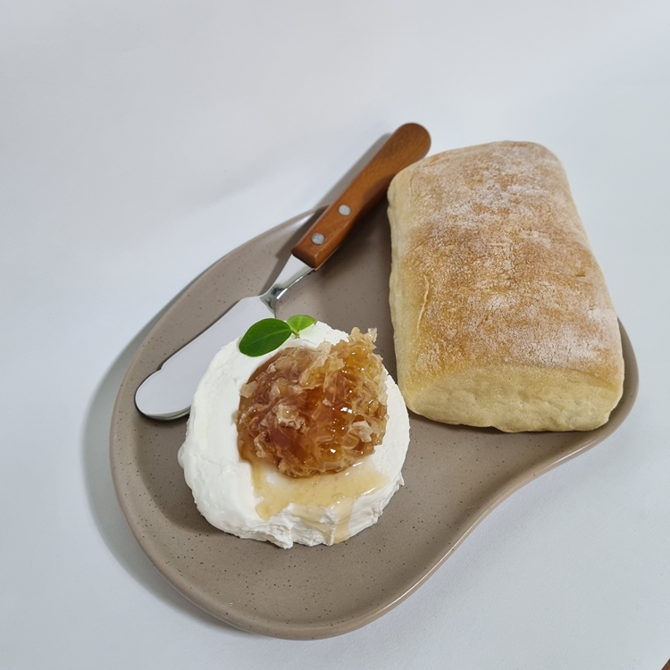 카이막 50g
(+벌집꿀) +
치아바타 1개 이미지