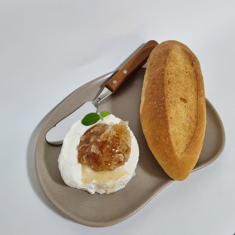 카이막 50g
(+벌집꿀) +
바게트 1개 이미지
