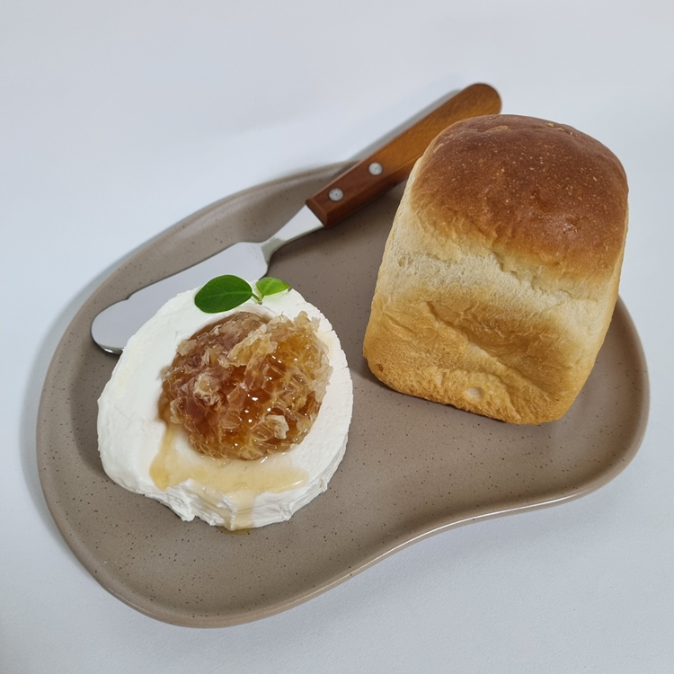 카이막 50g
(+벌집꿀) +
큐브식빵 1개 이미지