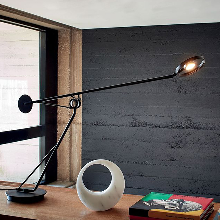 aro table lamp 이미지
