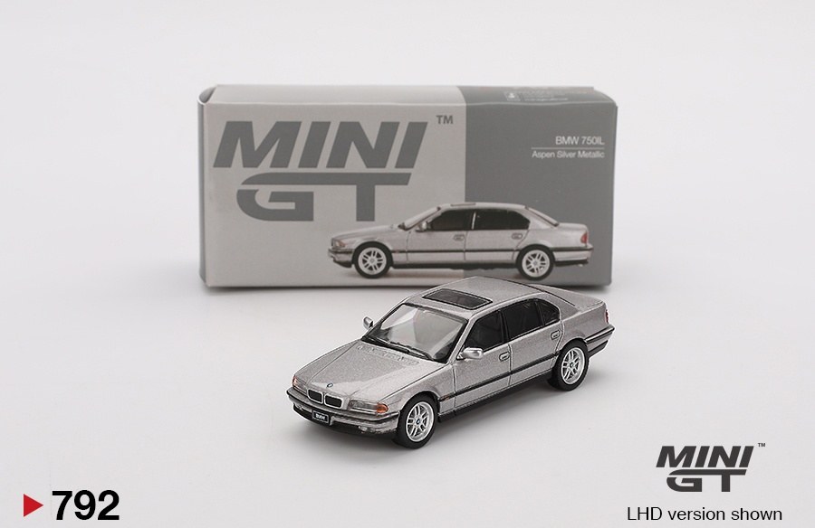 미니지티(792-BL) BMW 750IL 
아스펜 실버 메탈릭 이미지