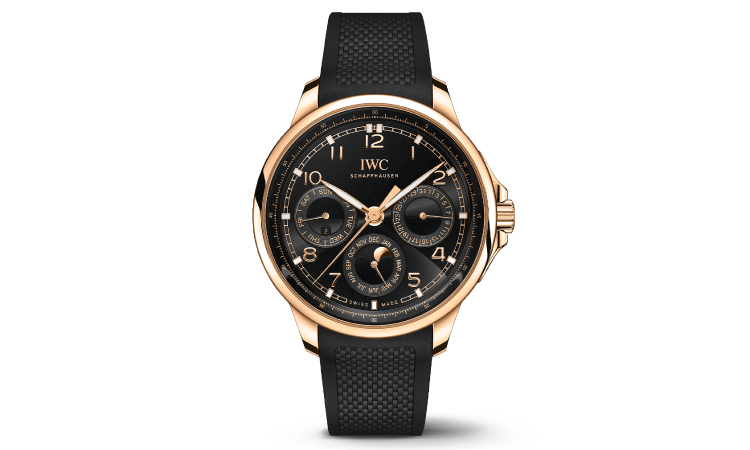 18캐럿 아머 골드 소재의 42mm 케이스로
요트 클럽 특유의 스포티한 감각과 포르투기저의
우아함을 동시에 갖춘 퍼페추얼 캘린더 워치
─
가격 매장 문의 이미지