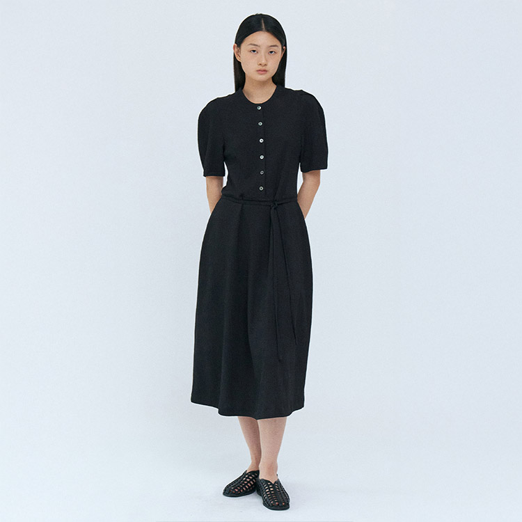 볼륨 숏 슬리브 블라우스
