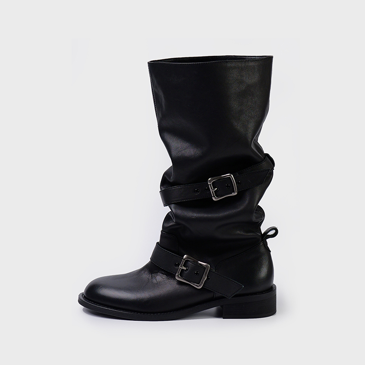 VINTAGE
BUCKLE BOOTS