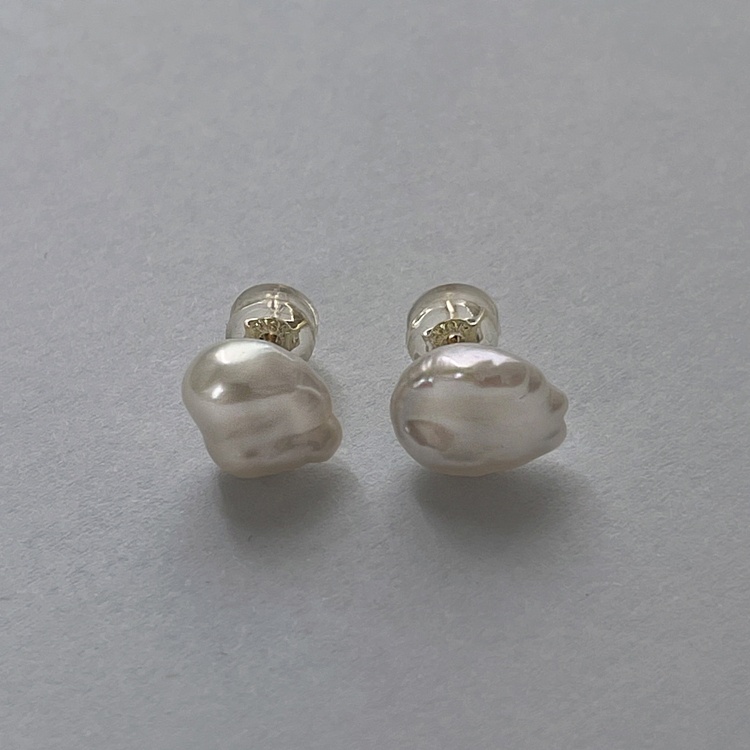 14K Baroque Pearl Earring (Bold)