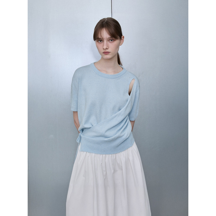 Italian Yarn Slik 
Shoulder Wrap 
Pullover
