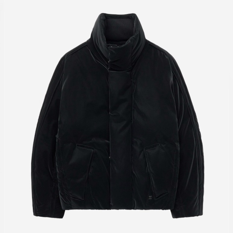 하이 그로시 하이넥 
다운점퍼